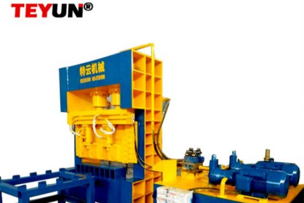 アリゲーター式シャーとガントリー式シャー：重量鋼材のリサイクルにはどちらが適しているか？