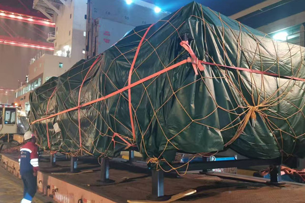 テユン、ドイツに4台目の1000トンガントリーシャーを出荷